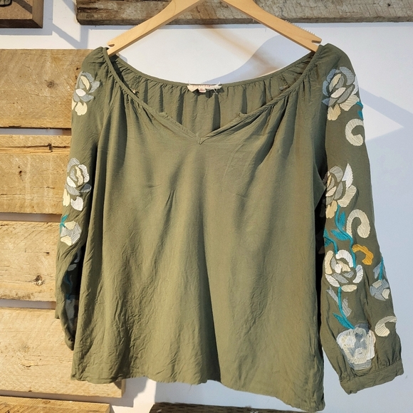 Solitaire Embroidered Olive Green Women's Top - Picture 1 of 4